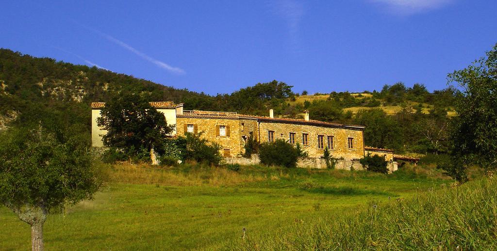 Bed and Breakfast La Ferme De La Condamine Saint-André-de-Rosans Exterior foto